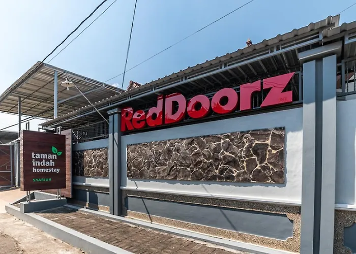 RedDoorz Syariah near RRI Malang